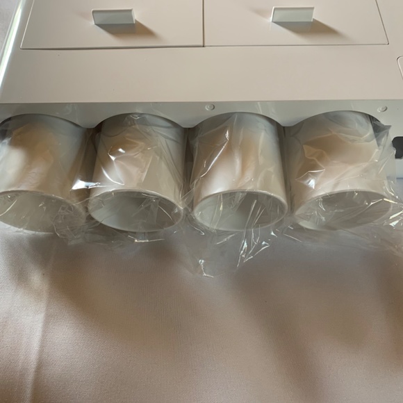 NIB! Four Cup Toothbrush Rack in Blue and White! - Picture 7 of 16